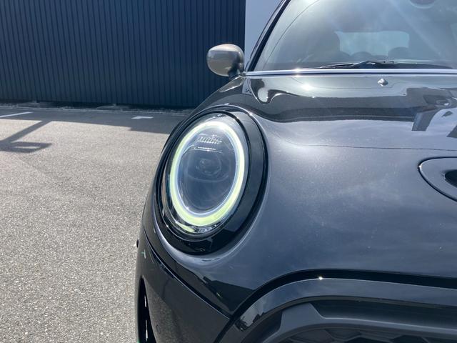 ＭＩＮＩ クーパーＳ　シャドー・エディション　弊社１オーナー　禁煙車　限定車　衝突軽減ブレーキ　純正ナビ　バックカメラ　アップルカープレイ　Ｂｌｕｅｔｏｏｔｈ対応　シートヒーター　ドライビングモード　ワイヤレスチャージ　ＡＣＣ（17枚目）
