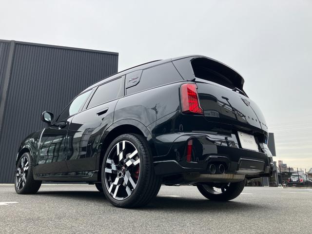 MINI ジョンクーパーワークス カントリーマンオール4JCW 弊社1オーナー 禁煙車 Lパッケージ パノラマガラスサンルーフ JCWトリム 全周囲カメラ パドルシフト 電動シート ヘッドアップディスプレイ ワイヤレスチャージング 純正ナビ シートヒーター(8枚目)