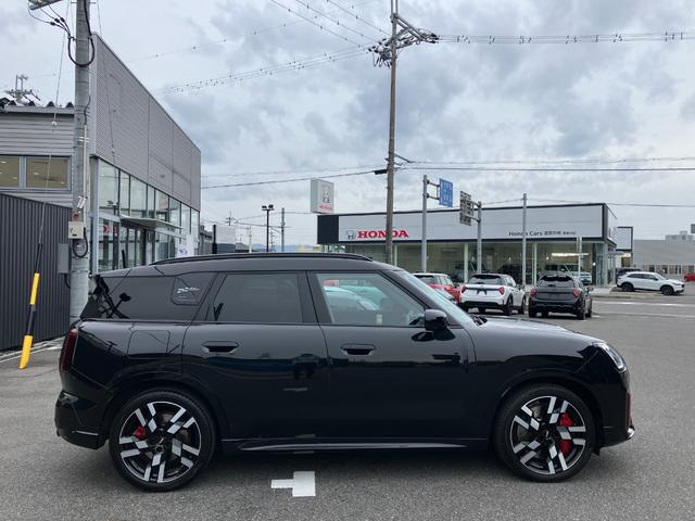MINI ジョンクーパーワークス カントリーマンオール4JCW 弊社1オーナー 禁煙車 Lパッケージ パノラマガラスサンルーフ JCWトリム 全周囲カメラ パドルシフト 電動シート ヘッドアップディスプレイ ワイヤレスチャージング 純正ナビ シートヒーター(13枚目)