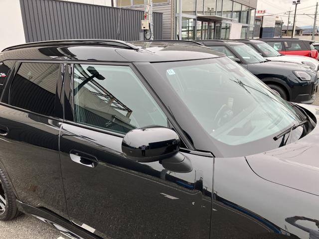 MINI ジョンクーパーワークス カントリーマンオール4JCW 弊社1オーナー 禁煙車 Lパッケージ パノラマガラスサンルーフ JCWトリム 全周囲カメラ パドルシフト 電動シート ヘッドアップディスプレイ ワイヤレスチャージング 純正ナビ シートヒーター(18枚目)