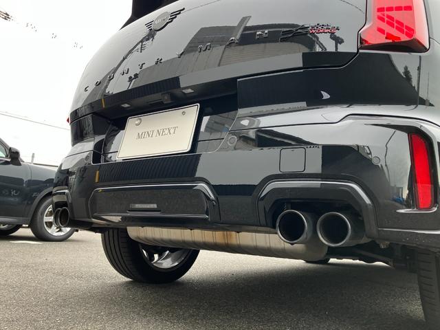 MINI ジョンクーパーワークス カントリーマンオール4JCW 弊社1オーナー 禁煙車 Lパッケージ パノラマガラスサンルーフ JCWトリム 全周囲カメラ パドルシフト 電動シート ヘッドアップディスプレイ ワイヤレスチャージング 純正ナビ シートヒーター(24枚目)