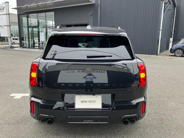 MINI ジョンクーパーワークス カントリーマンオール4JCW 弊社1オーナー 禁煙車 Lパッケージ パノラマガラスサンルーフ JCWトリム 全周囲カメラ パドルシフト 電動シート ヘッドアップディスプレイ ワイヤレスチャージング 純正ナビ シートヒーター(29枚目)