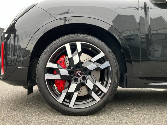 MINI ジョンクーパーワークス カントリーマンオール4JCW 弊社1オーナー 禁煙車 Lパッケージ パノラマガラスサンルーフ JCWトリム 全周囲カメラ パドルシフト 電動シート ヘッドアップディスプレイ ワイヤレスチャージング 純正ナビ シートヒーター(34枚目)