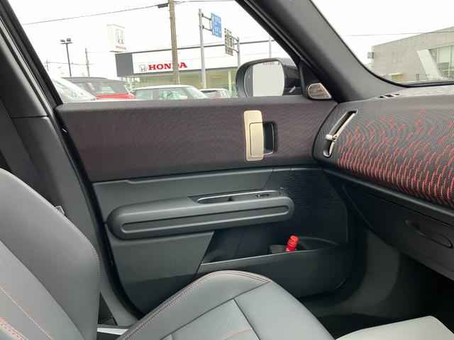 MINI ジョンクーパーワークス カントリーマンオール4JCW 弊社1オーナー 禁煙車 Lパッケージ パノラマガラスサンルーフ JCWトリム 全周囲カメラ パドルシフト 電動シート ヘッドアップディスプレイ ワイヤレスチャージング 純正ナビ シートヒーター(55枚目)