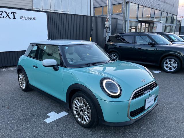 MINI クーパーS フェイバリット・トリム 弊社展示試乗車 認定中古車 禁煙車両 FAVOURED TRIM ステアリングホイールヒーター LEDヘッド 純正ナビ アップルカープレイ アンドロイドオート 17インチアルミホイル(15枚目)