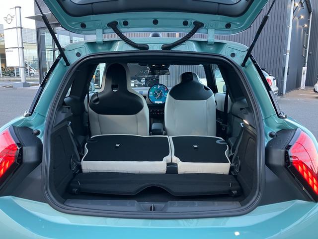 MINI クーパーS フェイバリット・トリム 弊社展示試乗車 認定中古車 禁煙車両 FAVOURED TRIM ステアリングホイールヒーター LEDヘッド 純正ナビ アップルカープレイ アンドロイドオート 17インチアルミホイル(38枚目)