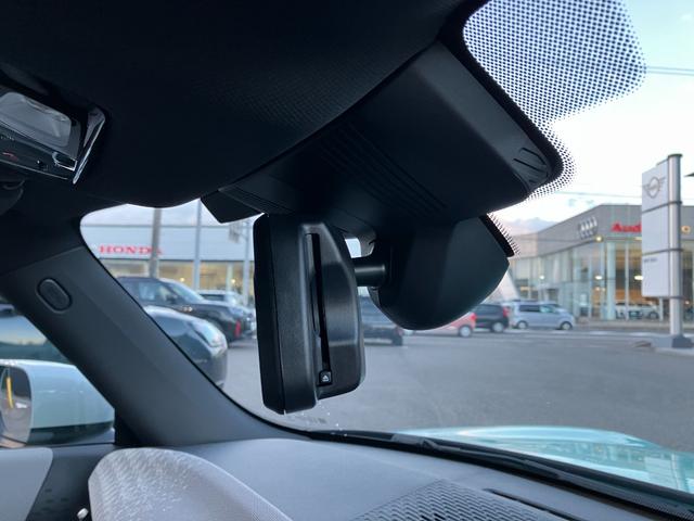 MINI クーパーS フェイバリット・トリム 弊社展示試乗車 認定中古車 禁煙車両 FAVOURED TRIM ステアリングホイールヒーター LEDヘッド 純正ナビ アップルカープレイ アンドロイドオート 17インチアルミホイル(49枚目)