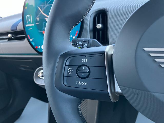 MINI クーパーS フェイバリット・トリム 弊社展示試乗車 認定中古車 禁煙車両 FAVOURED TRIM ステアリングホイールヒーター LEDヘッド 純正ナビ アップルカープレイ アンドロイドオート 17インチアルミホイル(51枚目)