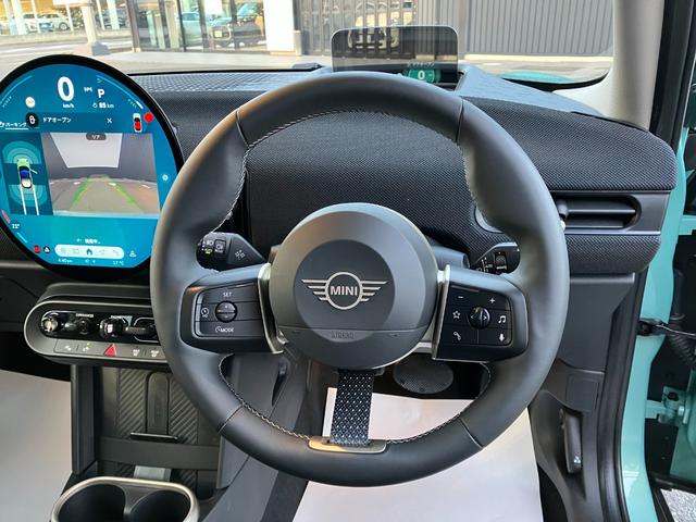 ＭＩＮＩ クーパーＣ　クラシック・トリム　弊社レンタＵＰ　認定中古車　禁煙車両　クラシックトリム　ステアリングホイールヒーター　シートヒーター　ＬＥＤヘッド　オーシャンウェーブグリーン／ホワイトルーフ　１７インチアルミホイル　純正ナビ　ＡＣＣ（37枚目）