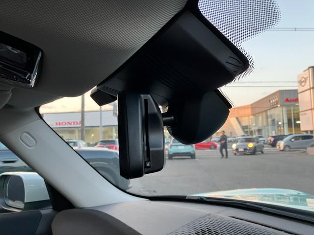 ＭＩＮＩ クーパーＣ　クラシック・トリム　弊社レンタＵＰ　認定中古車　禁煙車両　クラシックトリム　ステアリングホイールヒーター　シートヒーター　ＬＥＤヘッド　オーシャンウェーブグリーン／ホワイトルーフ　１７インチアルミホイル　純正ナビ　ＡＣＣ（46枚目）