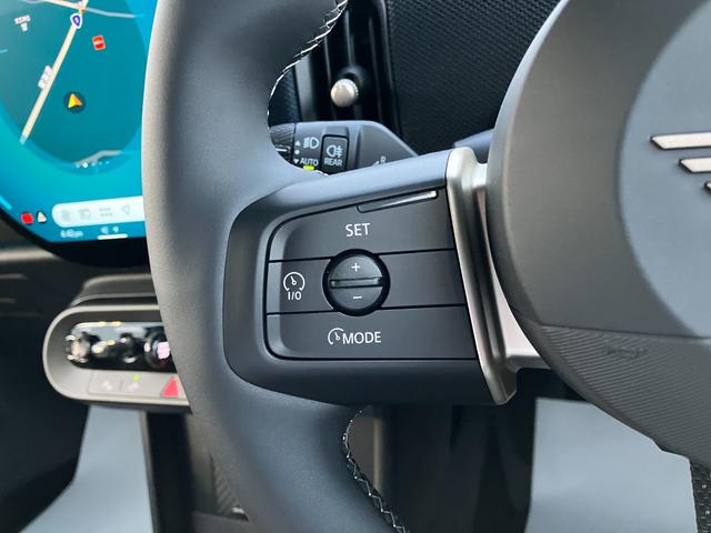 ＭＩＮＩ クーパーＣ　クラシック・トリム　弊社レンタＵＰ　認定中古車　禁煙車両　クラシックトリム　ステアリングホイールヒーター　シートヒーター　ＬＥＤヘッド　オーシャンウェーブグリーン／ホワイトルーフ　１７インチアルミホイル　純正ナビ　ＡＣＣ（48枚目）