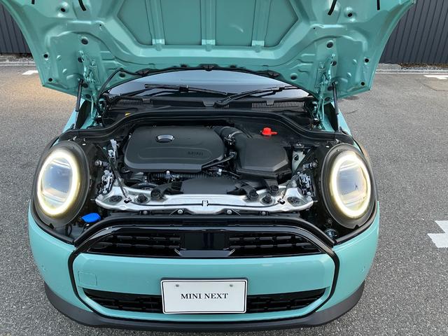 ＭＩＮＩ クーパーＣ　クラシック・トリム　弊社レンタＵＰ　認定中古車　禁煙車両　クラシックトリム　ステアリングホイールヒーター　シートヒーター　ＬＥＤヘッド　オーシャンウェーブグリーン／ホワイトルーフ　１７インチアルミホイル　純正ナビ　ＡＣＣ（58枚目）