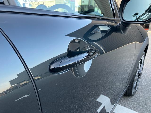 ＭＩＮＩ クーパーＳ　クラシック・トリム　弊社レンタＵＰ　認定中古車　禁煙車両　クラシックトリム　ステアリングホイールヒーター　シートヒーター　ＬＥＤヘッド　レジェンドグレー／ブラックルーフ　１８インチアルミホイル　純正ナビ　ＡＣＣ（21枚目）