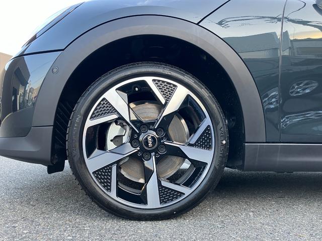ＭＩＮＩ クーパーＳ　クラシック・トリム　弊社レンタＵＰ　認定中古車　禁煙車両　クラシックトリム　ステアリングホイールヒーター　シートヒーター　ＬＥＤヘッド　レジェンドグレー／ブラックルーフ　１８インチアルミホイル　純正ナビ　ＡＣＣ（32枚目）