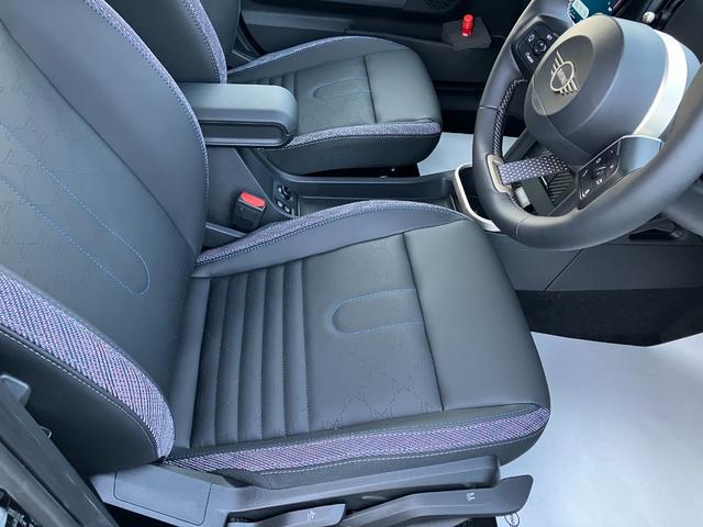 ＭＩＮＩ クーパーＳ　クラシック・トリム　弊社レンタＵＰ　認定中古車　禁煙車両　クラシックトリム　ステアリングホイールヒーター　シートヒーター　ＬＥＤヘッド　レジェンドグレー／ブラックルーフ　１８インチアルミホイル　純正ナビ　ＡＣＣ（35枚目）