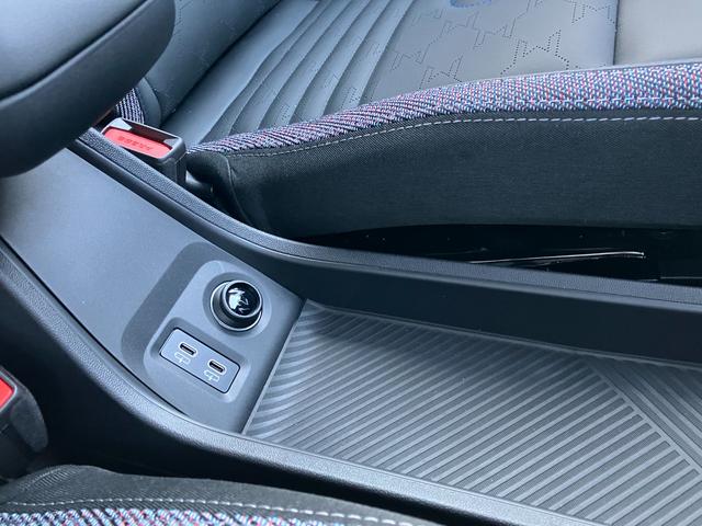 ＭＩＮＩ クーパーＳ　クラシック・トリム　弊社レンタＵＰ　認定中古車　禁煙車両　クラシックトリム　ステアリングホイールヒーター　シートヒーター　ＬＥＤヘッド　レジェンドグレー／ブラックルーフ　１８インチアルミホイル　純正ナビ　ＡＣＣ（46枚目）