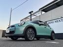 ＭＩＮＩ クーパーＣ　クラシック・トリム　弊社レンタＵＰ　認定中古車　禁煙車両　クラシックトリム　ステアリングホイールヒーター　シートヒーター　ＬＥＤヘッド　オーシャンウェーブグリーン／ホワイトルーフ　１７インチアルミホイル　純正ナビ　ＡＣＣ（6枚目）