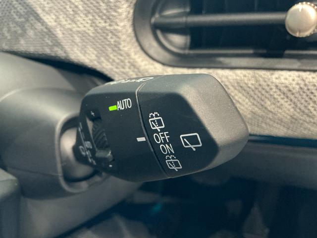 MINI クーパーC フェイバリット・トリム 弊社レンタUP 認定中古車 禁煙車両 Favouredトリム ステアリングホイールヒーター シートヒーター LEDヘッド インディゴサンセットブルー/ホワイトルーフ 17インチアルミ 純正ナビ ACC(36枚目)