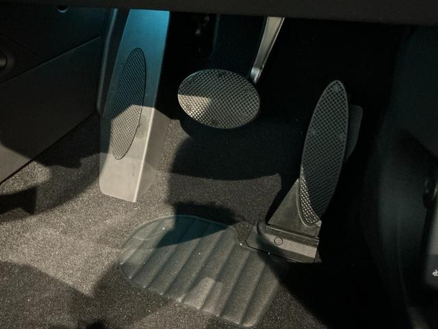 MINI クーパーC フェイバリット・トリム 弊社レンタUP 認定中古車 禁煙車両 Favouredトリム ステアリングホイールヒーター シートヒーター LEDヘッド インディゴサンセットブルー/ホワイトルーフ 17インチアルミ 純正ナビ ACC(37枚目)