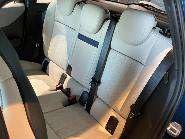 MINI クーパーC フェイバリット・トリム 弊社レンタUP 認定中古車 禁煙車両 Favouredトリム ステアリングホイールヒーター シートヒーター LEDヘッド インディゴサンセットブルー/ホワイトルーフ 17インチアルミ 純正ナビ ACC(50枚目)