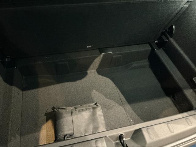 MINI クーパーC フェイバリット・トリム 弊社レンタUP 認定中古車 禁煙車両 Favouredトリム ステアリングホイールヒーター シートヒーター LEDヘッド インディゴサンセットブルー/ホワイトルーフ 17インチアルミ 純正ナビ ACC(56枚目)