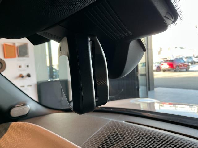 MINI クーパーS フェイバリット・トリム 弊社レンタUP 認定中古車 禁煙車両 Favouredトリム ステアリングホイールヒーター シートヒーター LEDヘッド ナノクホワイト/ブラックルーフ 17インチAW 純正ナビ ACC Mパッケージ(16枚目)