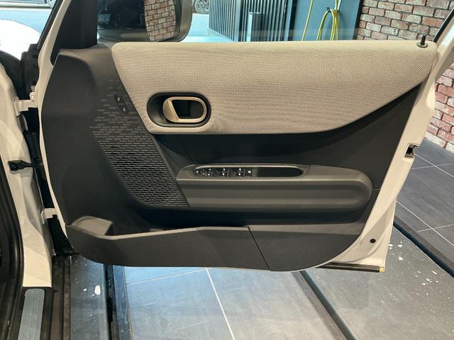 MINI クーパーS フェイバリット・トリム 弊社レンタUP 認定中古車 禁煙車両 Favouredトリム ステアリングホイールヒーター シートヒーター LEDヘッド ナノクホワイト/ブラックルーフ 17インチAW 純正ナビ ACC Mパッケージ(30枚目)