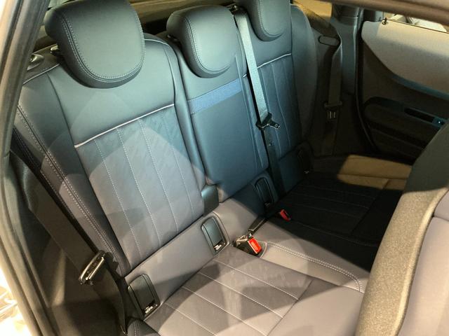 MINI クーパーS フェイバリット・トリム 弊社レンタUP 認定中古車 禁煙車両 Favouredトリム ステアリングホイールヒーター シートヒーター LEDヘッド ナノクホワイト/ブラックルーフ 17インチAW 純正ナビ ACC Mパッケージ(33枚目)