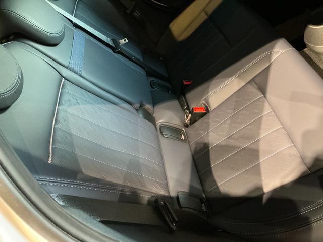 MINI クーパーS フェイバリット・トリム 弊社レンタUP 認定中古車 禁煙車両 Favouredトリム ステアリングホイールヒーター シートヒーター LEDヘッド ナノクホワイト/ブラックルーフ 17インチAW 純正ナビ ACC Mパッケージ(34枚目)