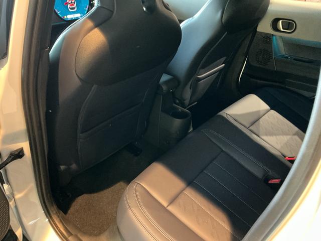 MINI クーパーS フェイバリット・トリム 弊社レンタUP 認定中古車 禁煙車両 Favouredトリム ステアリングホイールヒーター シートヒーター LEDヘッド ナノクホワイト/ブラックルーフ 17インチAW 純正ナビ ACC Mパッケージ(35枚目)