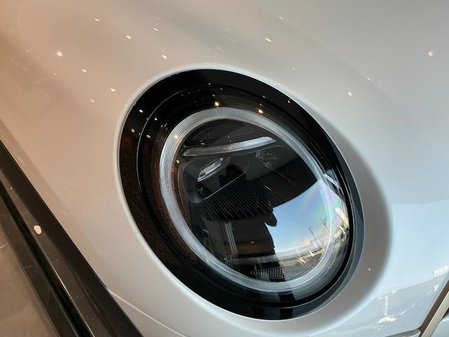 MINI クーパーS フェイバリット・トリム 弊社レンタUP 認定中古車 禁煙車両 Favouredトリム ステアリングホイールヒーター シートヒーター LEDヘッド ナノクホワイト/ブラックルーフ 17インチAW 純正ナビ ACC Mパッケージ(44枚目)