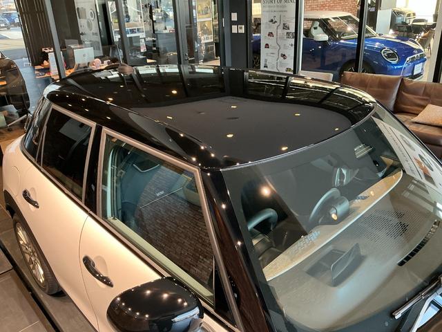 MINI クーパーS フェイバリット・トリム 弊社レンタUP 認定中古車 禁煙車両 Favouredトリム ステアリングホイールヒーター シートヒーター LEDヘッド ナノクホワイト/ブラックルーフ 17インチAW 純正ナビ ACC Mパッケージ(48枚目)