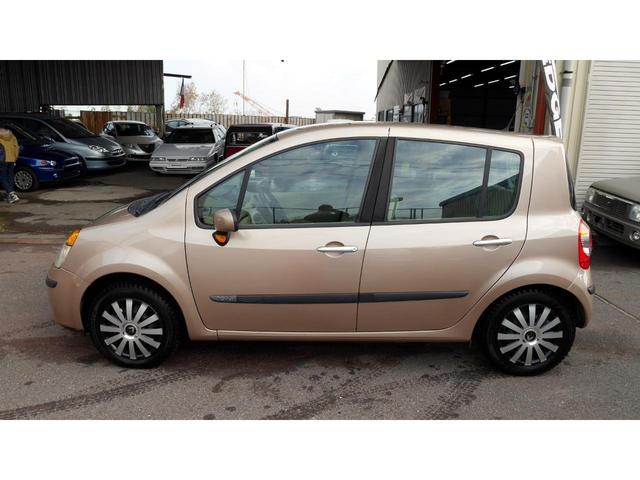 ルノーその他 ベースグレード　モデュス　ミニエスパス　禁煙車　ボイスガイド式ＥＴＣ　キーレスエントリーシステム　イモビライザー　可変式リアシート　ホイールキャップ４枚新品　デジタルメーター　本革巻きステアリング　バックドア上下開き（76枚目）