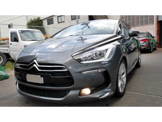 ＤＳ５ シック　タイヤ４本新品渡し　オプションレザーパッケージ　ナビゲーションシステム　地上デジタルＴＶ　ヘッドライトコーティング済　純正ＡＷ　サイド＆バックカメラ　スマートキー２個　ドライブレコーダー　ＥＴＣ禁煙車（7枚目）