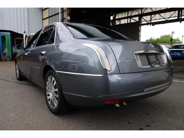 テージス 2.4 20V ディーゼルターボ 電動グラスサンルーフ オルタネーター新品 JTD 100thアニバーサリー ポルトローナフラウ製レザーパワーシート 純正18AW 日本語取扱説明書 キーレス機能付き鍵2個有 BOSE(11枚目)