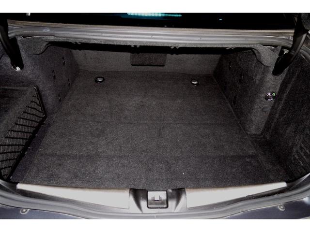 テージス 2.4 20V ディーゼルターボ 電動グラスサンルーフ オルタネーター新品 JTD 100thアニバーサリー ポルトローナフラウ製レザーパワーシート 純正18AW 日本語取扱説明書 キーレス機能付き鍵2個有 BOSE(20枚目)