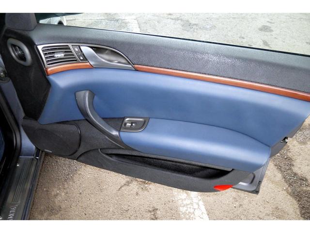 テージス 2.4 20V ディーゼルターボ 電動グラスサンルーフ オルタネーター新品 JTD 100thアニバーサリー ポルトローナフラウ製レザーパワーシート 純正18AW 日本語取扱説明書 キーレス機能付き鍵2個有 BOSE(64枚目)