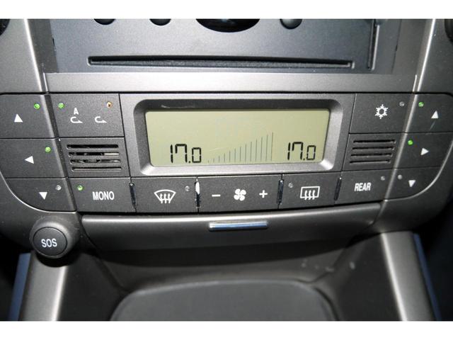 テージス 2.4 20V ディーゼルターボ 電動グラスサンルーフ オルタネーター新品 JTD 100thアニバーサリー ポルトローナフラウ製レザーパワーシート 純正18AW 日本語取扱説明書 キーレス機能付き鍵2個有 BOSE(68枚目)