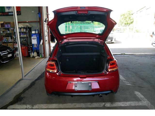 DS3 シック LEDヘッドライト ドライブレコーダー付 ディーラー整備記録7回分有 ナビゲーションシステム TV バックカメラ ETC スペアキー有 キーレスエントリー 純正16インチAW ダウンサイジングターボ(78枚目)