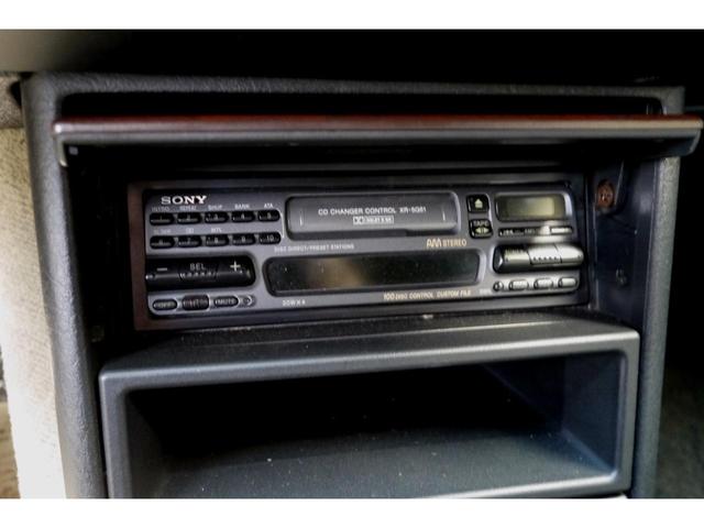 XM XMエクスクルーシブ ワンオーナー 禁煙車 左ハンドル セルフセンタリング 電動スライディンググラスルーフ 本革パワーシート 電動アームレスト 整備記録簿有 フルオリジナル インナーガラスハッチ ベトトーネデザイン(12枚目)