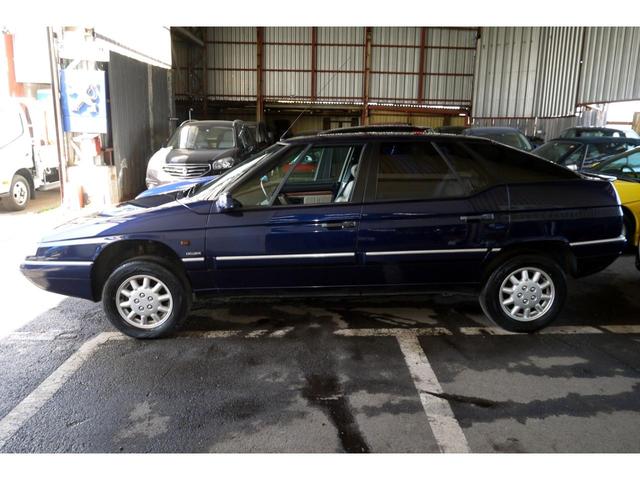 XM XMエクスクルーシブ ワンオーナー 禁煙車 左ハンドル セルフセンタリング 電動スライディンググラスルーフ 本革パワーシート 電動アームレスト 整備記録簿有 フルオリジナル インナーガラスハッチ ベトトーネデザイン(33枚目)