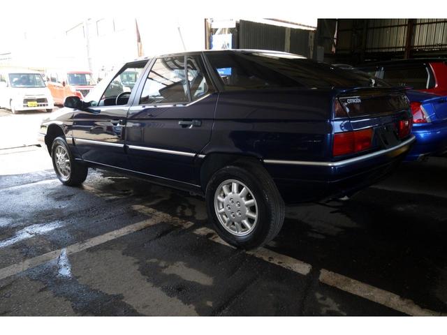 XM XMエクスクルーシブ ワンオーナー 禁煙車 左ハンドル セルフセンタリング 電動スライディンググラスルーフ 本革パワーシート 電動アームレスト 整備記録簿有 フルオリジナル インナーガラスハッチ ベトトーネデザイン(34枚目)