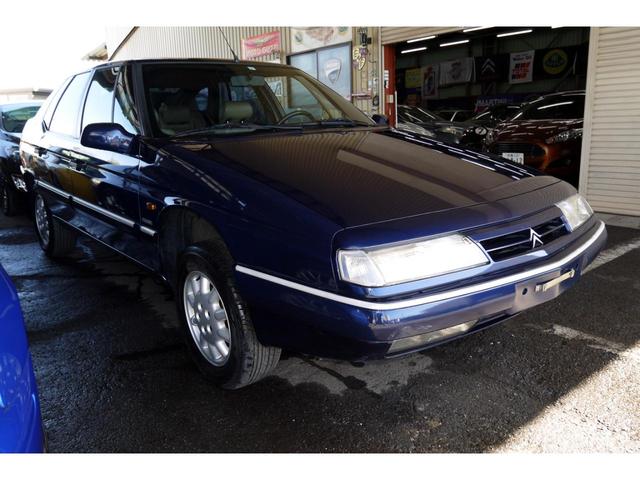 XM XMエクスクルーシブ ワンオーナー 禁煙車 左ハンドル セルフセンタリング 電動スライディンググラスルーフ 本革パワーシート 電動アームレスト 整備記録簿有 フルオリジナル インナーガラスハッチ ベトトーネデザイン(35枚目)