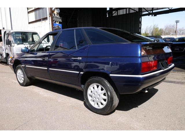 XM XMエクスクルーシブ ワンオーナー 禁煙車 左ハンドル セルフセンタリング 電動スライディンググラスルーフ 本革パワーシート 電動アームレスト 整備記録簿有 フルオリジナル インナーガラスハッチ ベトトーネデザイン(61枚目)