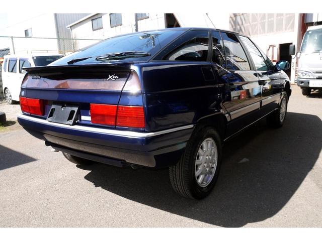 XM XMエクスクルーシブ ワンオーナー 禁煙車 左ハンドル セルフセンタリング 電動スライディンググラスルーフ 本革パワーシート 電動アームレスト 整備記録簿有 フルオリジナル インナーガラスハッチ ベトトーネデザイン(63枚目)