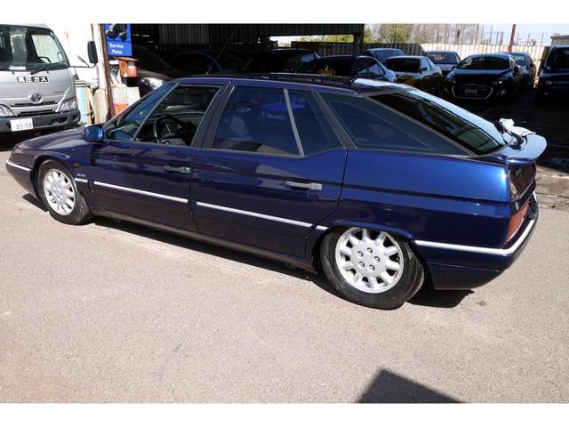 XM XMエクスクルーシブ ワンオーナー 禁煙車 左ハンドル セルフセンタリング 電動スライディンググラスルーフ 本革パワーシート 電動アームレスト 整備記録簿有 フルオリジナル インナーガラスハッチ ベトトーネデザイン(73枚目)