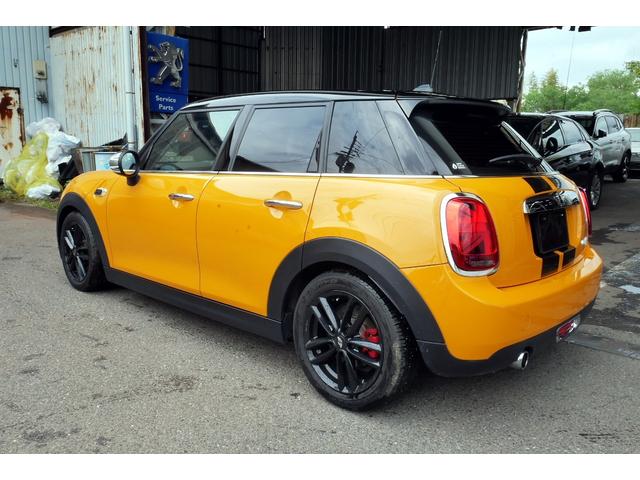 ＭＩＮＩ クーパーＤ　５ドア　ドラレコ　レーダー　鍵２個　禁煙車（9枚目）