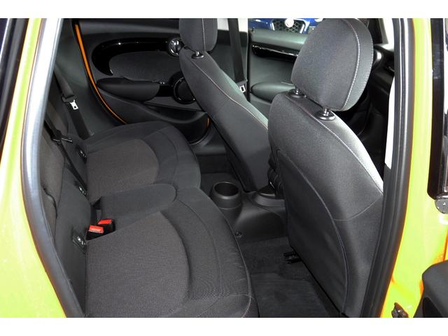 ＭＩＮＩ クーパーＤ　５ドア　ドラレコ　レーダー　鍵２個　禁煙車（17枚目）