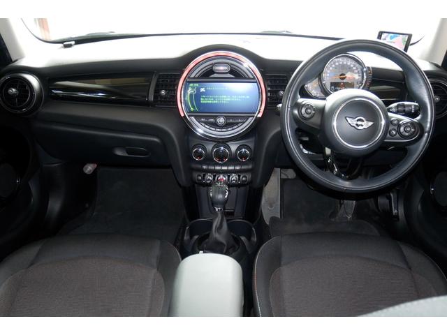 ＭＩＮＩ クーパーＤ　５ドア　ドラレコ　レーダー　鍵２個　禁煙車（18枚目）