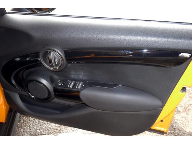 ＭＩＮＩ クーパーＤ　５ドア　ドラレコ　レーダー　鍵２個　禁煙車（50枚目）